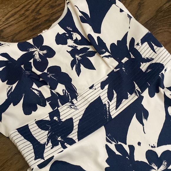 Donna Ricco navy and White Midi - Picture 13 of 13